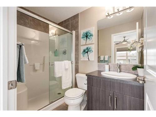 604-10 Auburn Bay Avenue Se, Calgary, AB - Indoor Photo Showing Bathroom