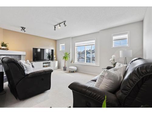 54 Royal Birkdale Crescent Nw, Calgary, AB - Indoor Photo Showing Living Room