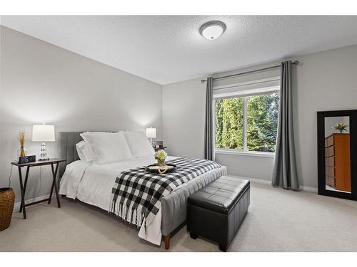 54 Royal Birkdale Crescent Nw, Calgary, AB - Indoor Photo Showing Bedroom