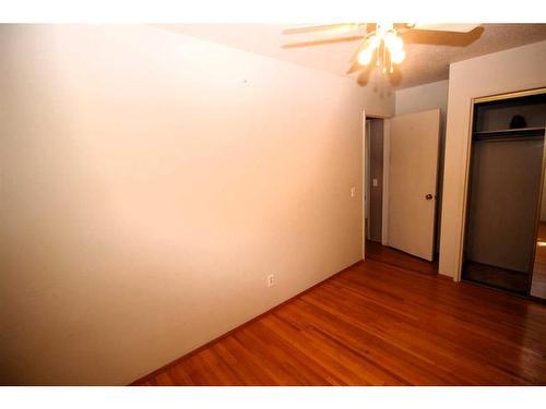 4740 Memorial Drive Ne, Calgary, AB - Indoor Photo Showing Other Room