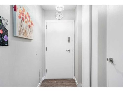 236-820 89 Avenue Sw, Calgary, AB - Indoor Photo Showing Other Room