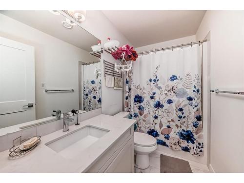 2311-55 Lucas Way Nw, Calgary, AB - Indoor Photo Showing Bathroom