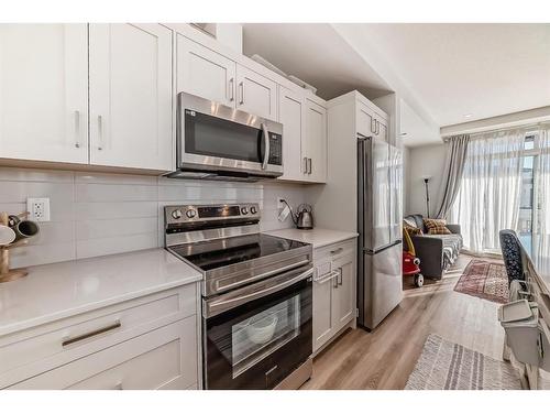 2311-55 Lucas Way Nw, Calgary, AB - Indoor Photo Showing Kitchen