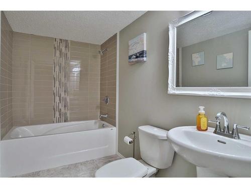 96 Tuscany Ravine Crescent Nw, Calgary, AB - Indoor Photo Showing Bathroom