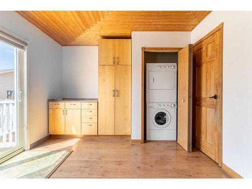 148 Martin Crossing Crescent Ne, Calgary, AB - Indoor Photo Showing Laundry Room