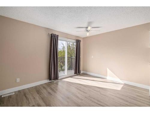 7228 & 7230 Ogden Road Se, Calgary, AB - Indoor Photo Showing Other Room