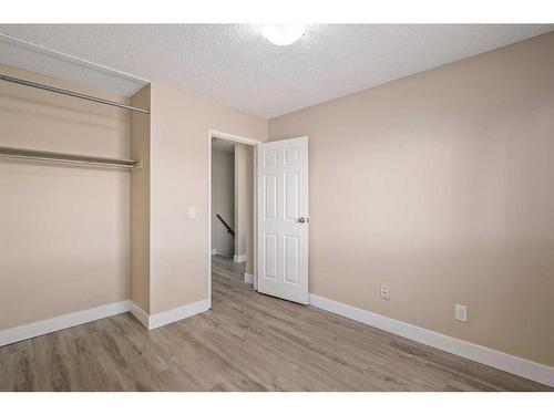 7228 & 7230 Ogden Road Se, Calgary, AB - Indoor Photo Showing Other Room