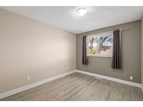 7228 & 7230 Ogden Road Se, Calgary, AB - Indoor Photo Showing Other Room