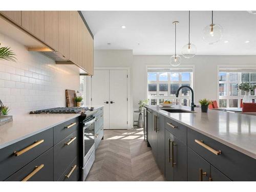 401-4275 Norford Avenue Nw, Calgary, AB - Indoor Photo Showing Kitchen With Upgraded Kitchen