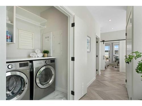 401-4275 Norford Avenue Nw, Calgary, AB - Indoor Photo Showing Laundry Room