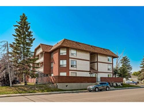 109-1712 38 Street Se, Calgary, AB - Outdoor