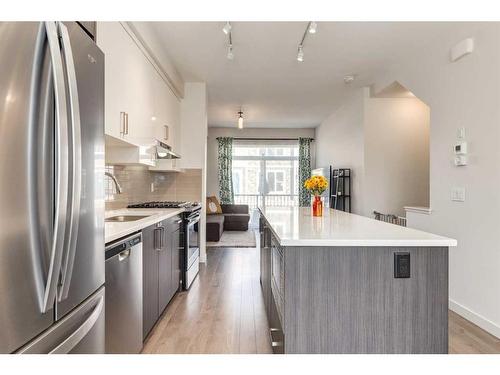 988 Sherwood Boulevard Nw, Calgary, AB - Indoor Photo Showing Kitchen With Upgraded Kitchen