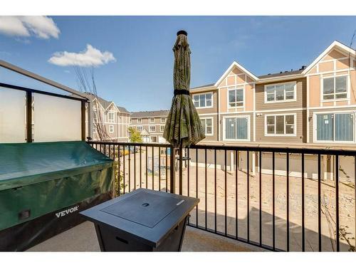 988 Sherwood Boulevard Nw, Calgary, AB - Outdoor With Exterior