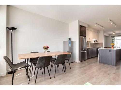 988 Sherwood Boulevard Nw, Calgary, AB - Indoor Photo Showing Dining Room