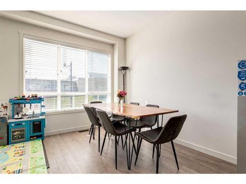 988 Sherwood Boulevard Nw, Calgary, AB - Indoor Photo Showing Dining Room