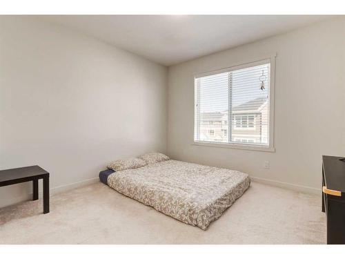 988 Sherwood Boulevard Nw, Calgary, AB - Indoor Photo Showing Bedroom