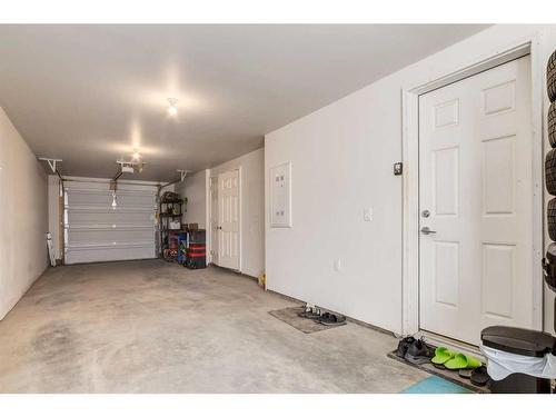 988 Sherwood Boulevard Nw, Calgary, AB - Indoor Photo Showing Garage