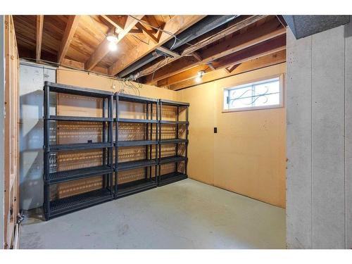 4616 33 Avenue Sw, Calgary, AB - Indoor Photo Showing Basement