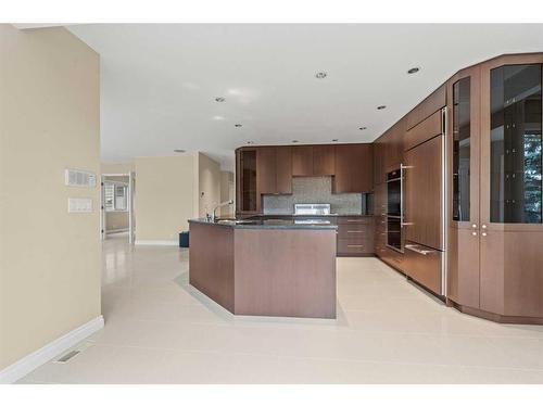 32 Patterson Crescent Sw, Calgary, AB - Indoor Photo Showing Kitchen