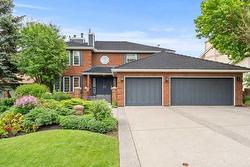 32 Patterson Crescent SW Calgary, AB T3H 2C4