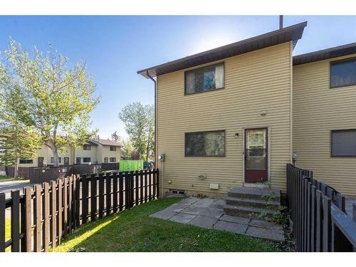 20-380 Bermuda Drive Nw, Calgary, AB - Outdoor With Exterior