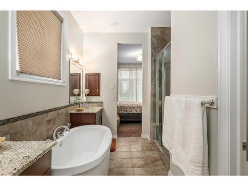 318 Mahogany Manor Se, Calgary, AB - Indoor Photo Showing Bathroom