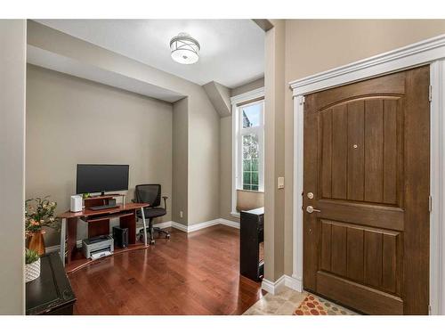 318 Mahogany Manor Se, Calgary, AB - Indoor Photo Showing Other Room