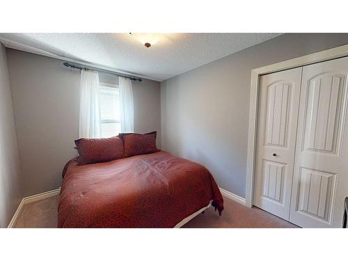 943 Auburn Bay Boulevard Se, Calgary, AB - Indoor Photo Showing Bedroom