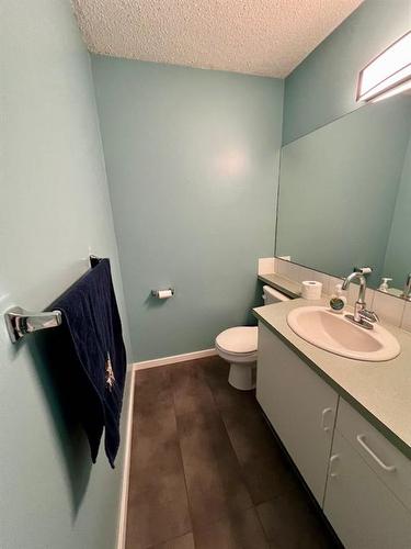 29 Falshire Terrace Ne, Calgary, AB - Indoor Photo Showing Bathroom