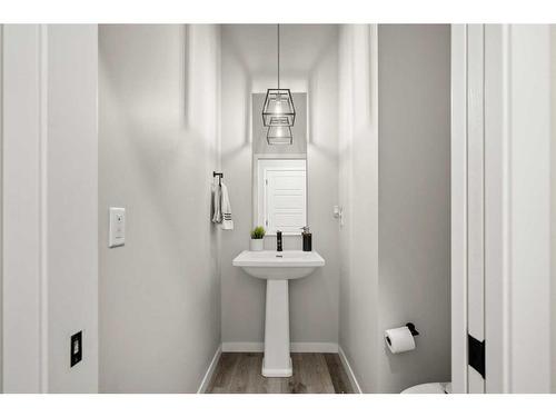 125 Dawson Drive, Chestermere, AB - Indoor Photo Showing Bathroom