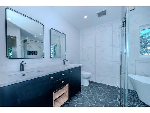 40 Patterson Rise Sw, Calgary, AB - Indoor Photo Showing Bathroom