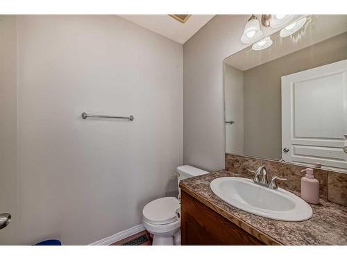 953 Taradale Drive Ne, Calgary, AB - Indoor Photo Showing Bathroom