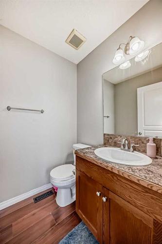 953 Taradale Drive Ne, Calgary, AB - Indoor Photo Showing Bathroom