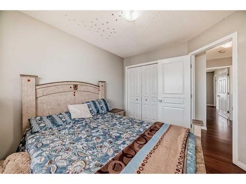 953 Taradale Drive Ne, Calgary, AB - Indoor Photo Showing Bedroom