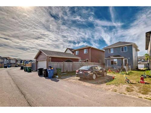 953 Taradale Drive Ne, Calgary, AB - Outdoor