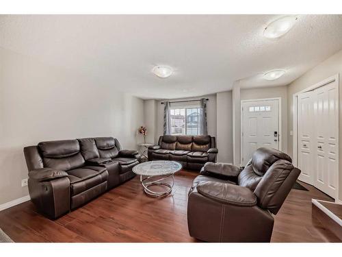 953 Taradale Drive Ne, Calgary, AB - Indoor Photo Showing Living Room