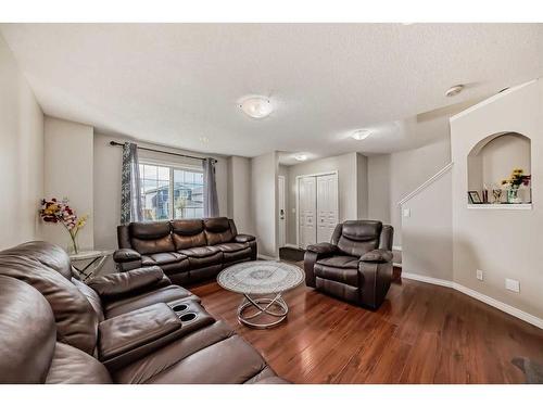 953 Taradale Drive Ne, Calgary, AB - Indoor Photo Showing Living Room