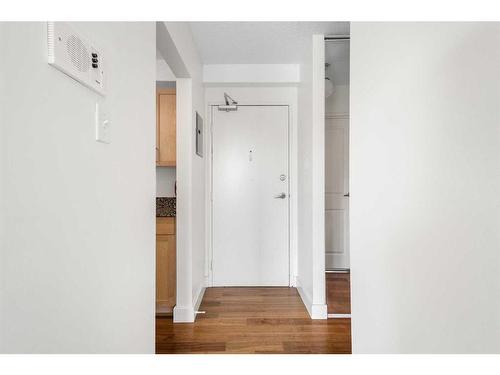 406-315 9A Street Nw, Calgary, AB - Indoor Photo Showing Bedroom