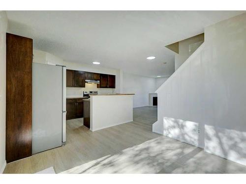 198 Panatella Park Nw, Calgary, AB - Indoor Photo Showing Kitchen