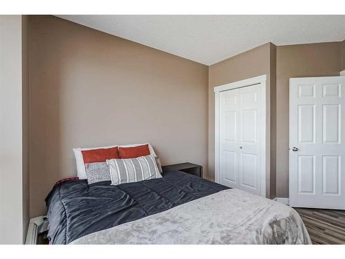 302-325 3 Street Se, Calgary, AB - Indoor Photo Showing Bedroom