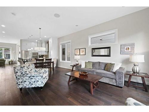 2234 27 Street Sw, Calgary, AB - Indoor Photo Showing Living Room