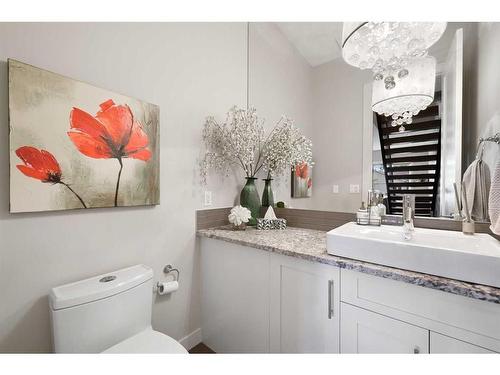 2234 27 Street Sw, Calgary, AB - Indoor Photo Showing Bathroom