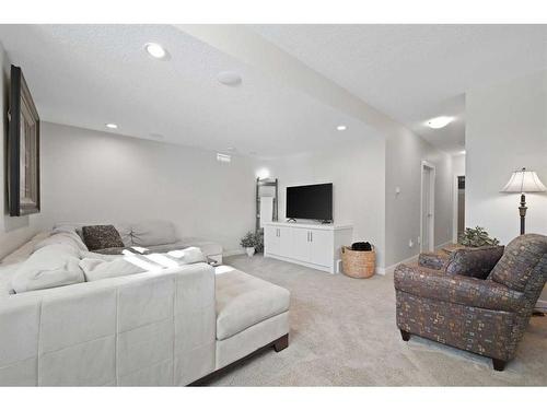 2234 27 Street Sw, Calgary, AB - Indoor Photo Showing Living Room