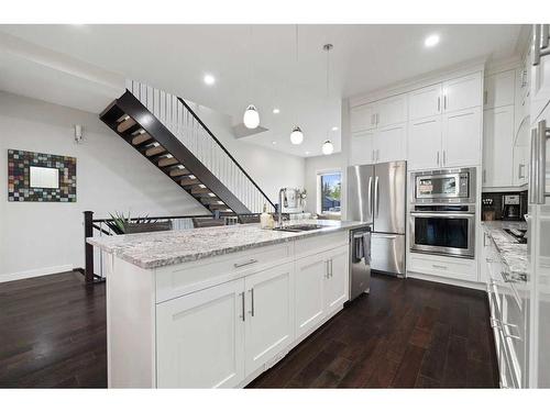 2234 27 Street Sw, Calgary, AB - Indoor Photo Showing Kitchen With Upgraded Kitchen