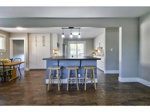 4804 Worcester Drive Sw, Calgary, AB - Indoor Photo Showing Dining Room