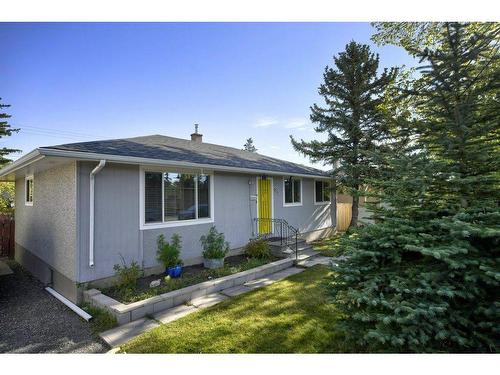 4804 Worcester Drive Sw, Calgary, AB - Outdoor