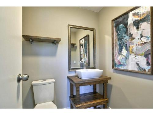 4804 Worcester Drive Sw, Calgary, AB - Indoor Photo Showing Bathroom