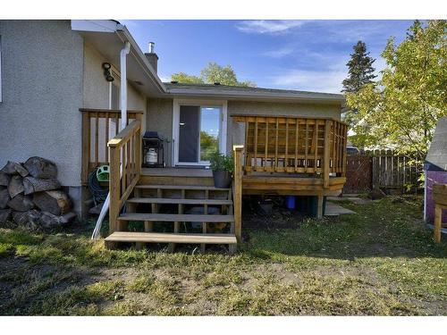 4804 Worcester Drive Sw, Calgary, AB - Outdoor With Deck Patio Veranda