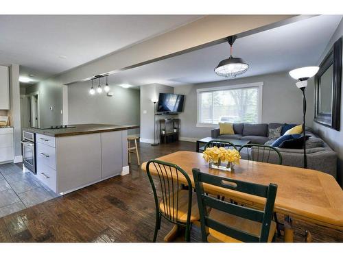 4804 Worcester Drive Sw, Calgary, AB - Indoor Photo Showing Dining Room