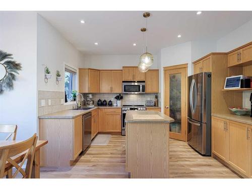 44 Tuscany Ridge Green, Calgary, AB - Indoor Photo Showing Kitchen